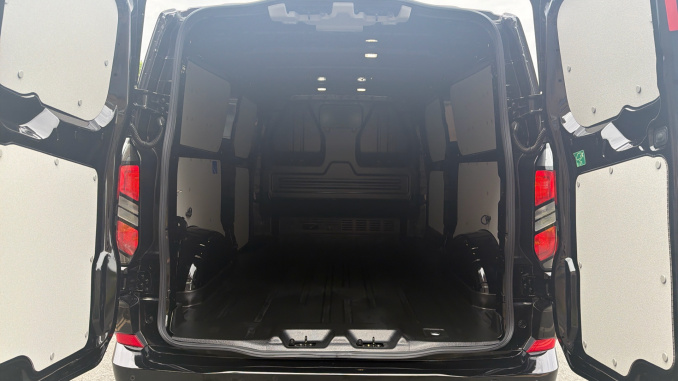 Ford Transit Custom 280 L2 Diesel Fwd 2.0 EcoBlue 136ps H1 Van Limited - Image 12